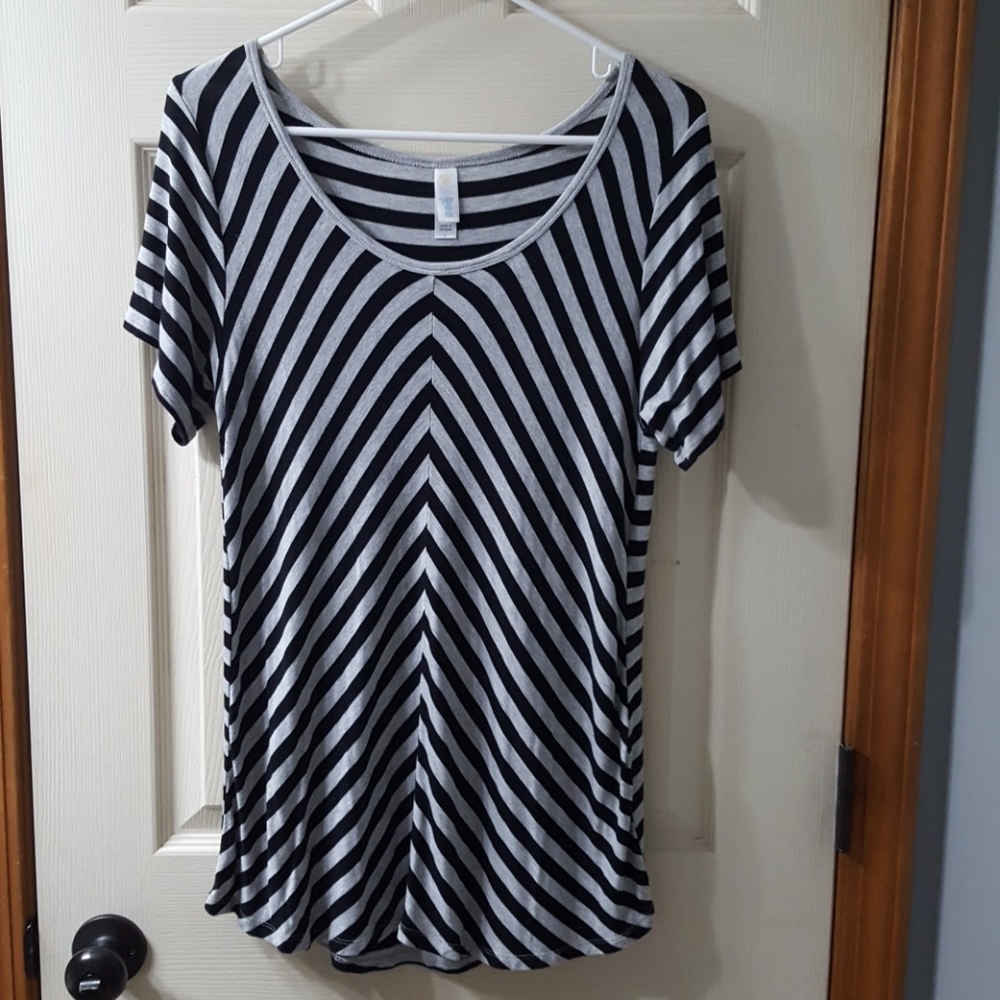Lularoe Classic Tee - Black/Grey Chevron